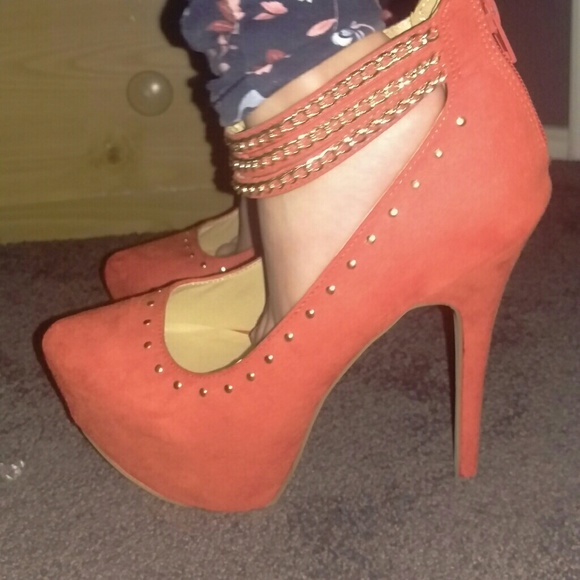 Shoes - Picture 4 of 4